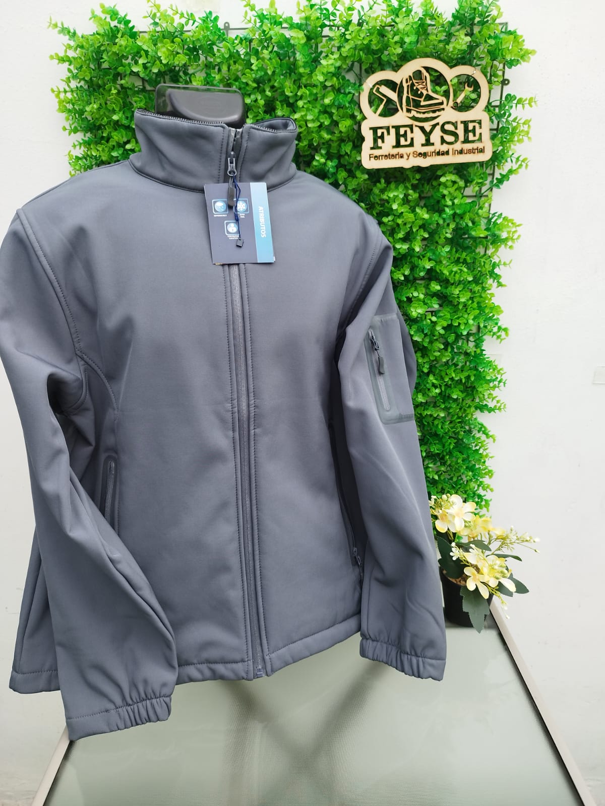 SOFTSHELL EJECUTIVO HOMBRE $19.990